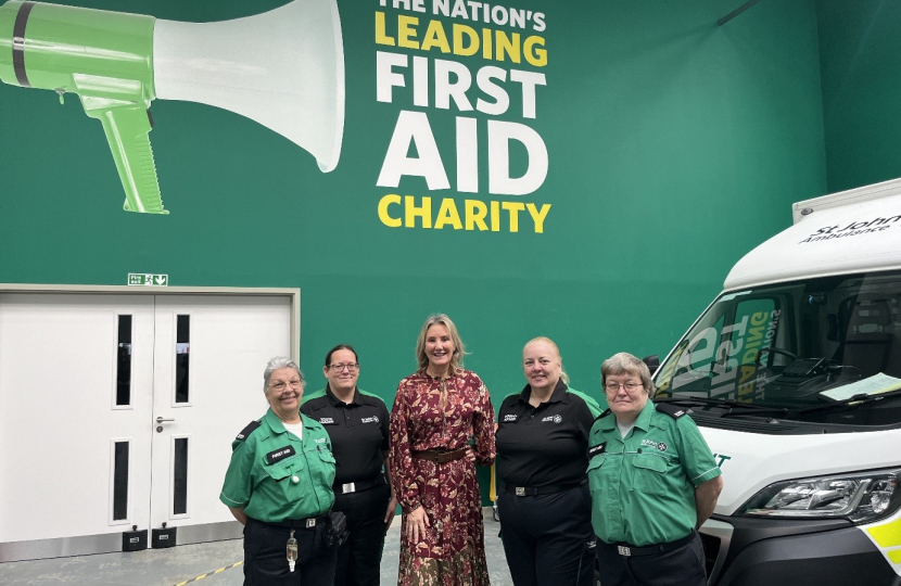 Group photo with St John Ambulance Volunteers