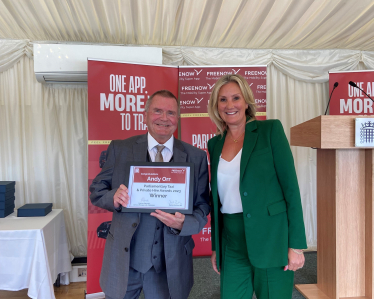 Dame Caroline Dinenage MP and Andrew Orr - Taxi Awards